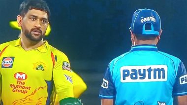 MS Dhoni Indulges in an On-Field Altercation With Umpire During RR vs CSK, Dream11 IPL 2020, Netizens Slam Captain Cool For the Behaviour (Watch Video)