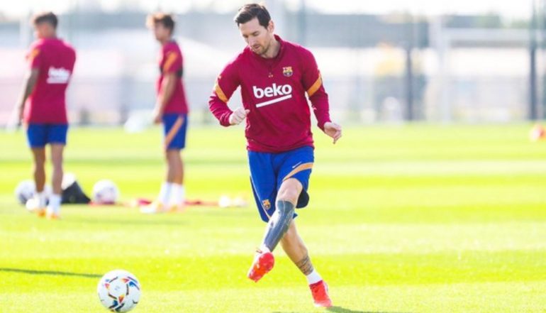 Lionel Messi Nets an Amazing Goal During Barcelona Practice Session