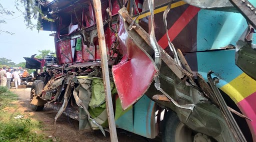 Raipur Road Accident: 8 Dead After Bus Carrying Labourers From Odisha to Gujarat Collides With Truck, Naveen Patnaik Announces Rs 2 Lakh Ex-Gratia to Kin of Deceased