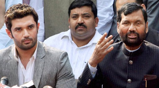 Bihar Assembly Elections 2020: Ailing Ram Vilas Paswan Backs Son Chirag Paswan to Take Alliance Call for Upcoming Polls, Says His Decision Would Be Final