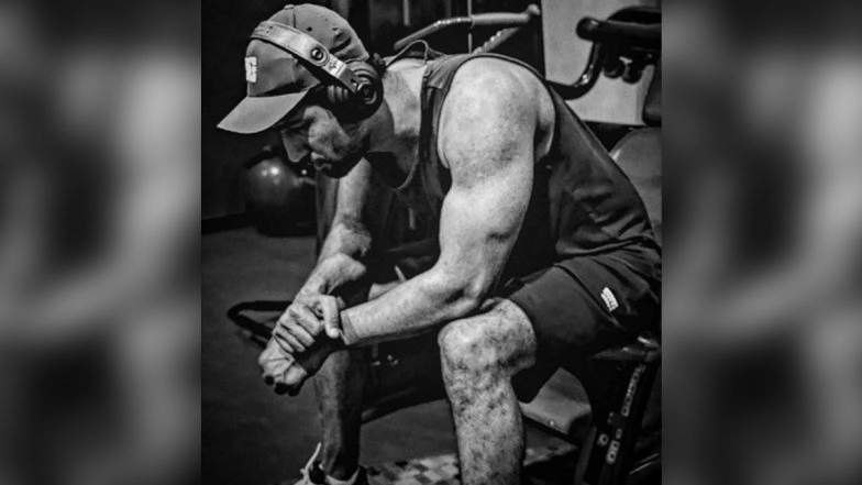 Vicky Kaushal Shows Off Chiseled Biceps Post Workout; Is He Prepping Up for Aditya Dhar’s Next?