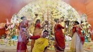 Dhunuchi Naach Significance in Durga Puja 2020: Here&rsquo;s What You Should Know About the Traditional Dance of Durgotsav, Watch Video Tutorials to Ace Dhunachi Nritya With the Rhythmic Beats of Dhak