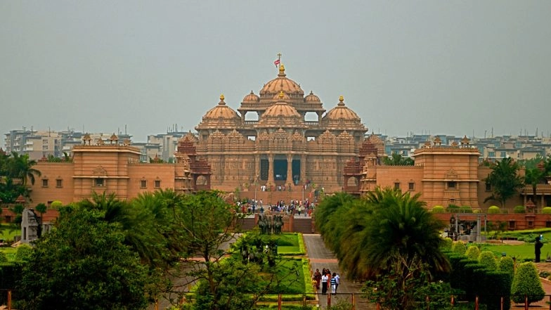 Delhi's Akshardham Temple to Reopen For Devotees From October 13; Wearing Face Masks And Maintaining Social Distancing Mandatory