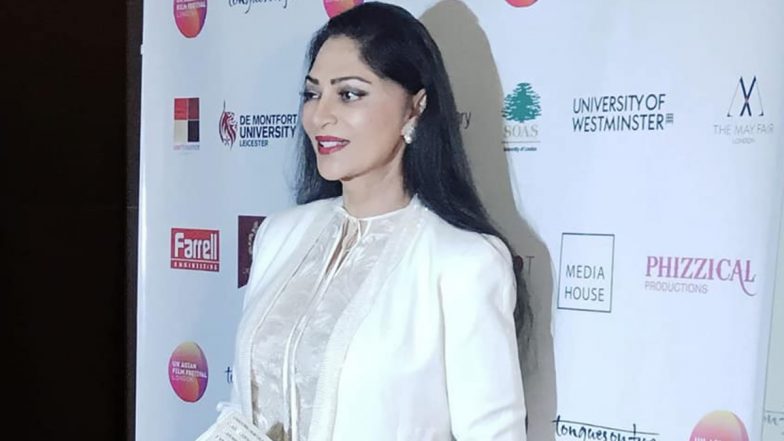 Simi Garewal Makes a Note of Points That Proves How Life Is like a Woman in COVID-19 (Read Tweet)