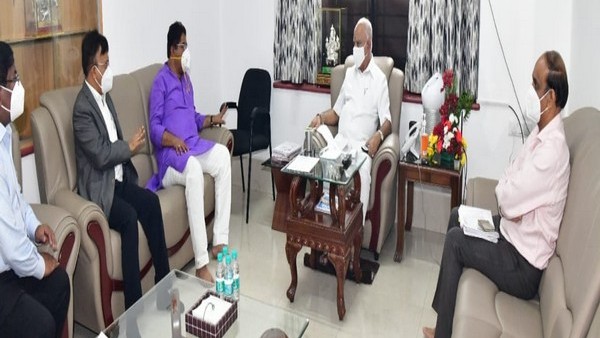 Karnataka CM BS Yediyurappa Holds Meeting Over Rainfall Situation in State, Rs 25,000 Compensation to Affected Families