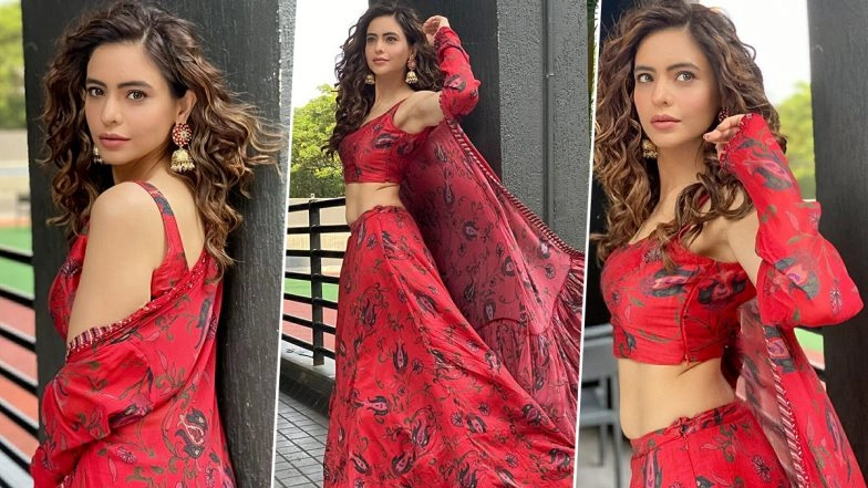 Aamna Sharif Is Having Yet Another Floral Moment, This Time It’s a Caped Lehenga!