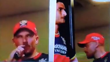 SHOCKING! Aaron Finch Caught Vaping In Dressing Room During RR vs RCB Match in Dream11 IPL 2020 (Watch Video)
