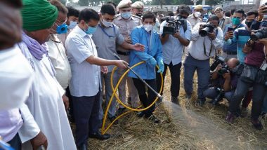 Arvind Kejriwal Kickstarts Process of Spraying Bio-Decomposer Solution in Delhi Farmlands to Reduce Stubble Burning