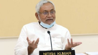 Bihar Assembly Elections 2020: Slippers Thrown at Nitish Kumar in Muzaffarpur, 3 Arrested