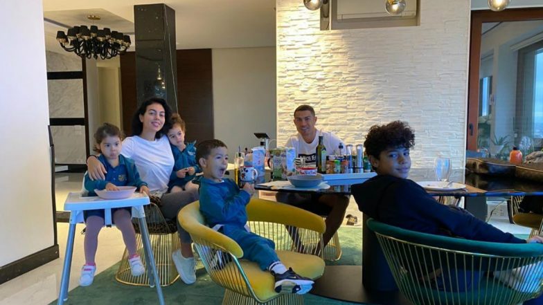 Cristiano Ronaldo Says ‘Good Morning’ With a Perfect Family Pic After Juventus vs Napoli Match Gets Abandoned