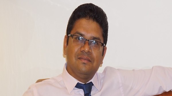 Mumbai Based Dr Vaibhav Shah Gives Free Hair Transplant to Acid and Burn Girl Victims