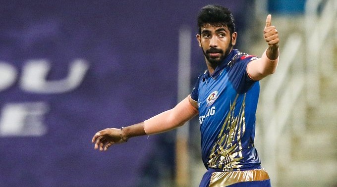 Jasprit Bumrah Gears Up for IPL 2021, Mumbai Indians Pacer Sweats It Out While in Quarantine (Watch Video)