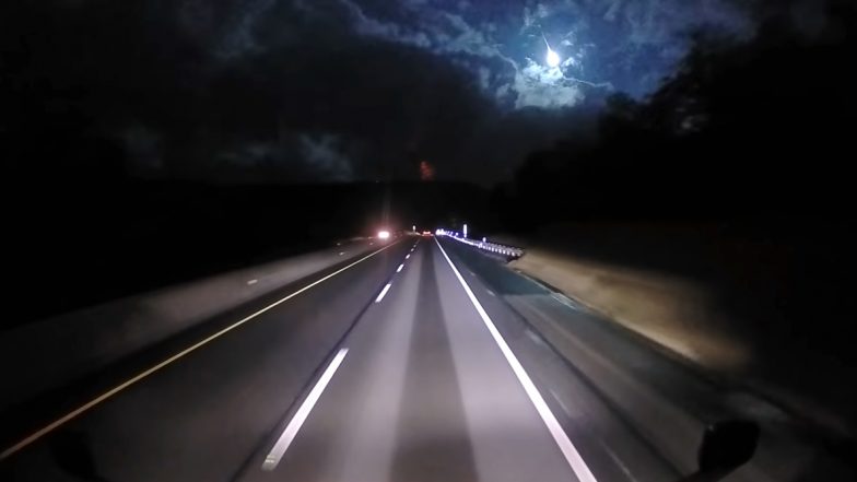 Meteor Bursts Up Like a Big Bright Fireball in US Skies, Social Media Abuzz With Stunning Pics and Videos of Rare Occurrence