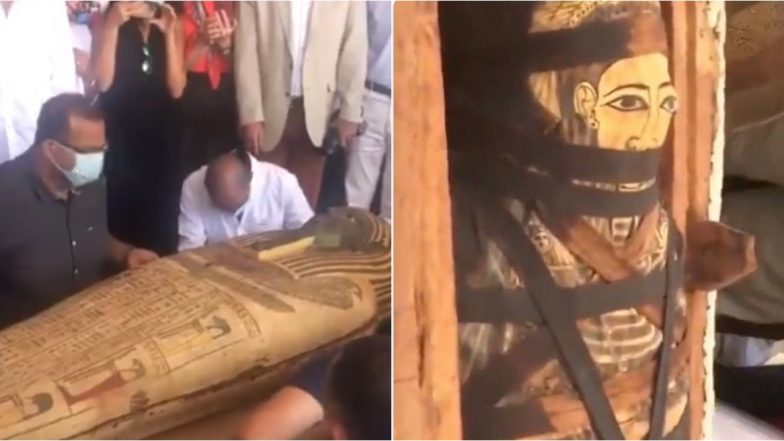 Archaeologists Find 59 Ancient Mummy Coffins at Burial Wells in Egypt’s Saqqara, First Opened on Camera (Watch Viral Video)