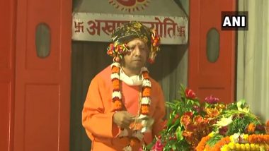 Dussehra 2020: Yogi Adityanath Performs ‘Kanya Pujan’ in Gorakhnath Temple (Watch Video)