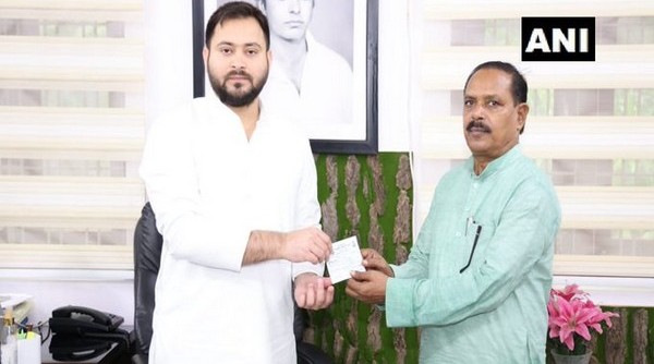 Bihar Assembly Elections 2020: State Unit Chief of BSP Bharat Bind Joins RJD Ahead of Upcoming Polls