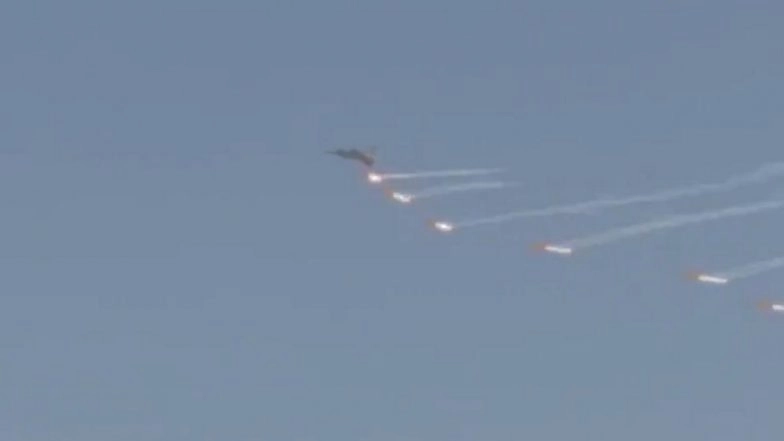 Air Force Day Parade 2020 Rehearsal: LCA Tejas Performs Drill at Hindon Air Force Station; Watch Video