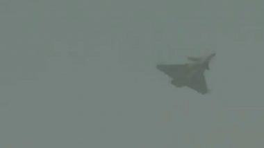 IAF Day 2020: Rafale Jet Steals the Show, Performs Various Manoeuvres at Hindon Airbase in Ghaziabad As IAF Celebrates Its 88th Anniversary, Watch Video