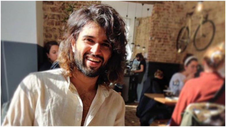 Vijay Deverakonda Stirs Outrage on Twitter After Interview Clip of Him Choosing Dictatorship Over Democracy Goes Viral (Watch Video)