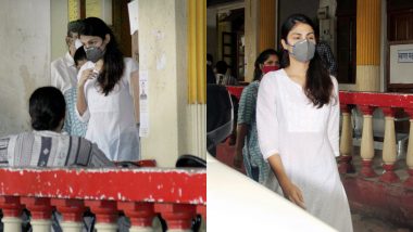 Rhea Chakraborty Visits Santa Cruz Police Station to Mark Attendance, Photographed First Time After Getting Bail