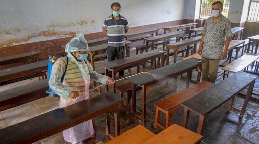 Schools Reopening Guidelines Across India: Ministry of Education Issues SOPs, No Assessment Up to 2–3 Weeks; Here Are Complete Guidelines