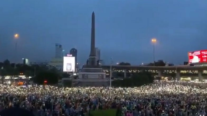 Thailand Protests: Pro-Democracy Demonstrators Carry On Anti-Government Protests in Bangkok Despite Warnings (Watch Video)