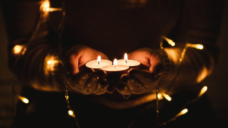 Last-Minute Diwali 2020 Gift Ideas: From Face Masks to Colourful Diyas, These 5 Things Make Perfect Deepavali Presents to Celebrate the Festival of Lights