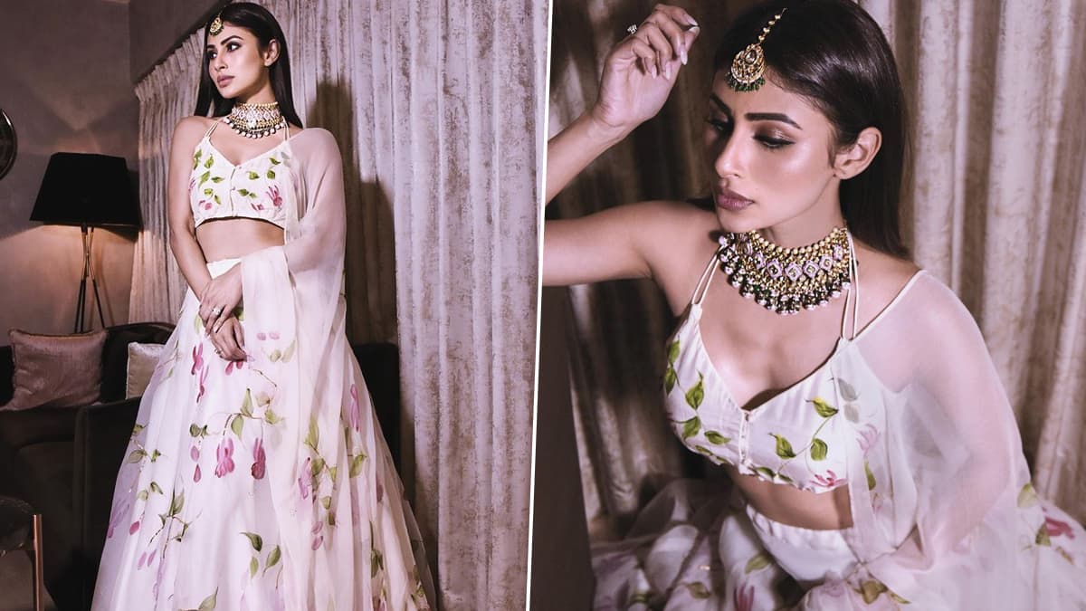 Mouni Roy: 10 ways to style a sari to look slim like Mouni Roy - Times of  India