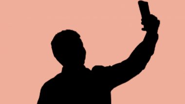 Clicking Selfies Banned in This District of Gujarat, Offenders May Face 1-Month Jail