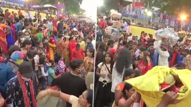 Chhath Puja 2020: Defying COVID-19 Restrictions, Devotees Gather at Patna College Ghat in Large Numbers to Offer Prayers