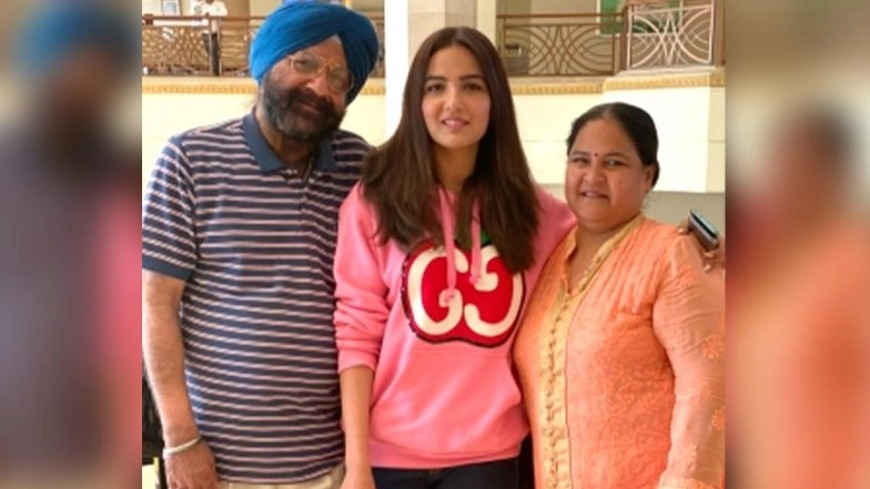 Bigg Boss 14: Jasmin Bhasin’s Mother Reassures That Her Daughter and Aly Goni Are ‘Just Friends’