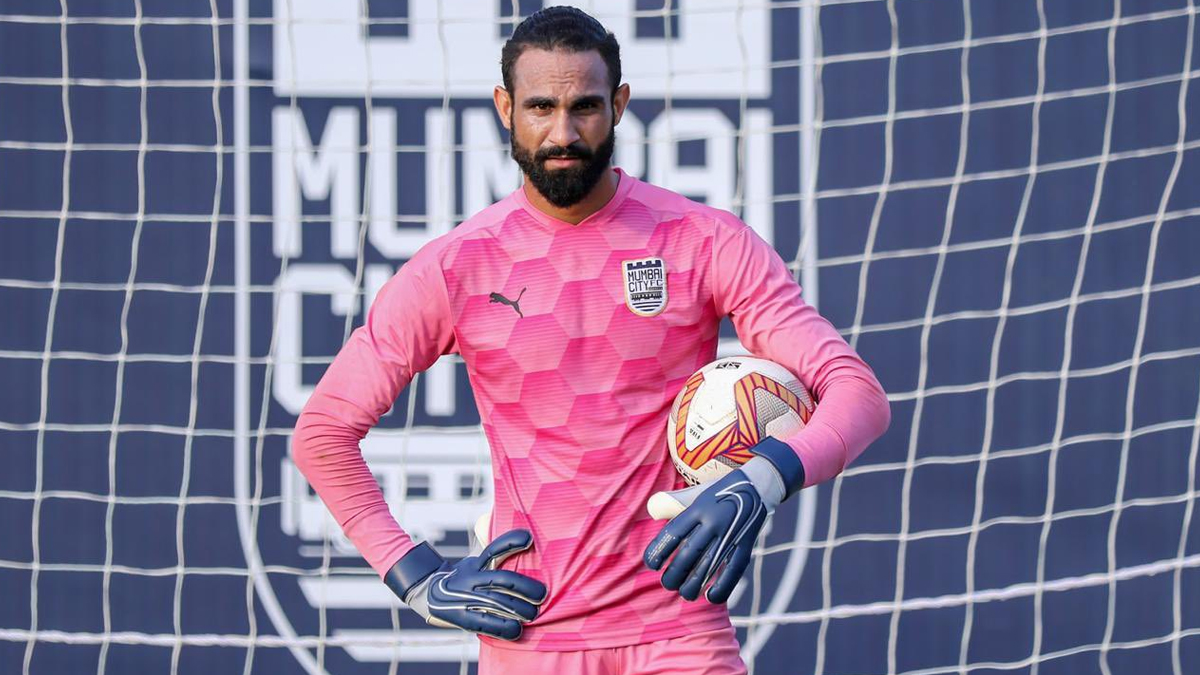 mumbai city fc goalkeeper jersey