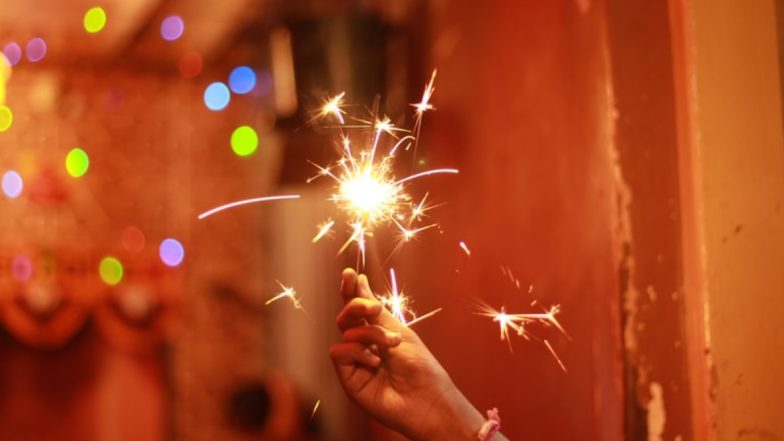 Diwali 2020 Emergency Numbers For Fire Brigade and Ambulance: Helpline Numbers to Call In Case of Fire Mishaps During the Festive Season