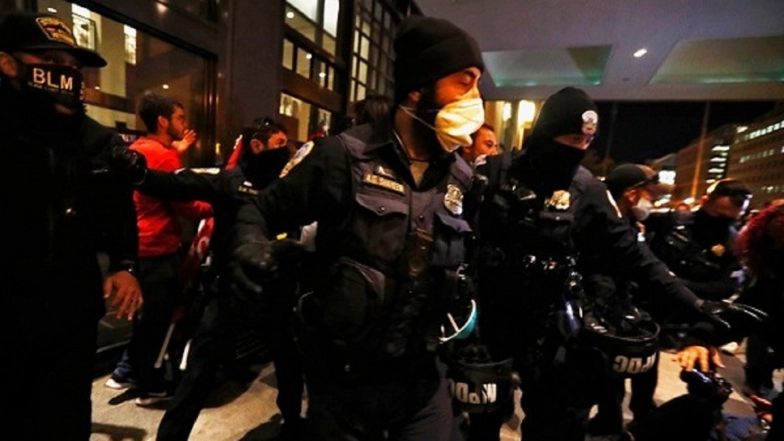 US: Violence Erupts in Washington As Protesters Clash With Donald Trump Supporters