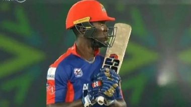 PSL 2020: Sherfane Rutherford Spotted Wearing Mumbai Indians Gloves in Pakistan Super League, Fans Troll Karachi Kings