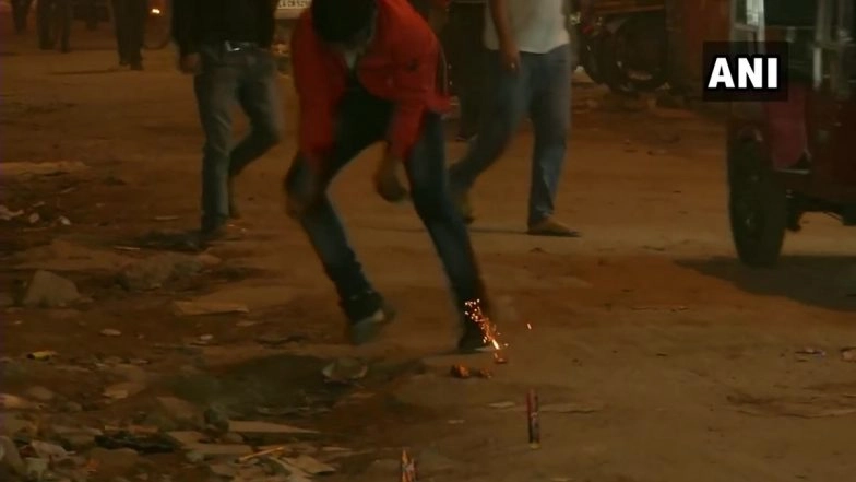 Diwali 2020 in Delhi: Defying NGT Ban, Locals Burst Firecrackers in Parts of Capital (Watch Video)