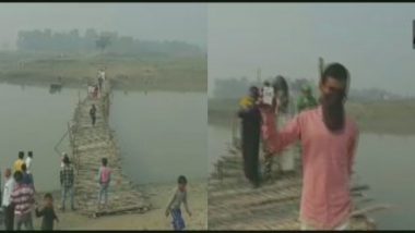 Bihar Assembly Elections 2020: Locals in Muzaffarpur Build Temporary Bridge to Help People to Cast Vote in Phase 3 Polls