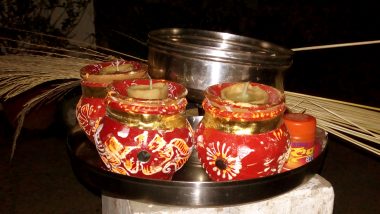 Last-Minute Karwa Chauth 2020 Katha Thali Decoration Ideas: Check Out Easy Ways to Arrange Your Karva Chauth Vrat Puja Thali for the Auspicious Celebration (Watch Videos)