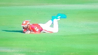 OUT or NOT OUT? Mandeep Singh’s Catch to Dismiss Ruturaj Gaikwaid Sparks Controversy, Fans Slam Third Umpire Chris Gaffney for Unconvincing Decision During CSK vs KXIP IPL 2020 Match