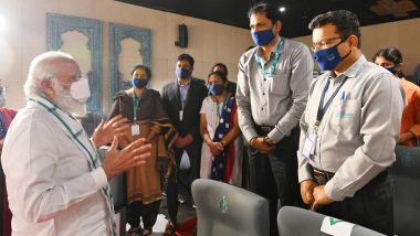 PM Narendra Modi Visits Bharat Biotech Facility in Hyderabad; Congratulates For Progress in Trials of Its COVID-19 Vaccine, Covaxin