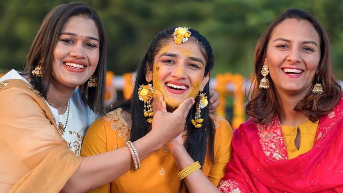 Bajrang Punia-Sangeeta Phogat Wedding: Sangeeta Celebrates Haldi Ceremony With Sisters 