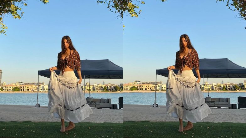 Suhana Khan Demands Your Attention As She Posts a Refreshing Picture of Herself Dressed in a White Skirt!