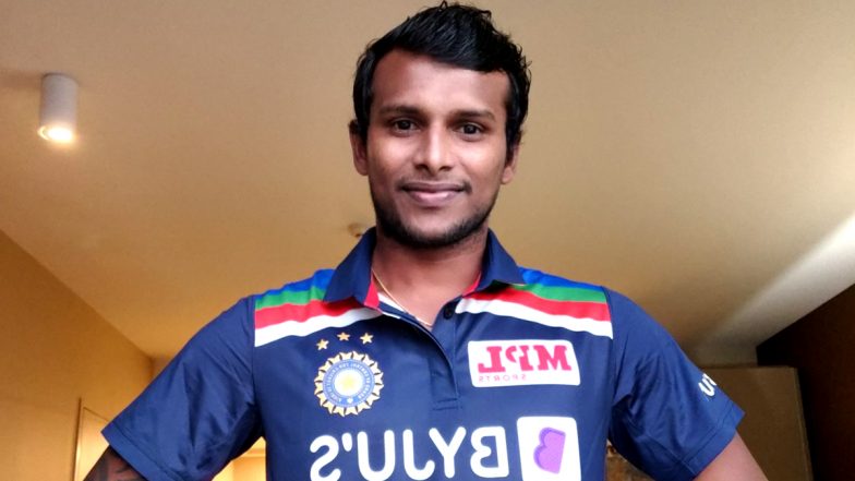 Team India New Jersey: T Natarajan Shares Glimpse of Indian Cricket Team’s Retro Kit Ahead of India vs Australia ODI Series (See Pic)