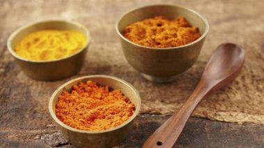 How to Make Ubtan at Home For Diwali? 3 Easy Ways to Prepare Traditional Ubtan Powder For Holy Bath on Choti Diwali 2020 (Watch DIY Videos)