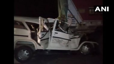Prayagraj-Lucknow Highway Accident: 14 People, Including 6 Children Dead After Their Vehicle Collides With a Truck in Pratapgarh