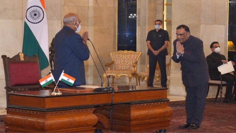 Yashvardhan Kumar Sinha Takes Oath as New Chief Information Commissioner
