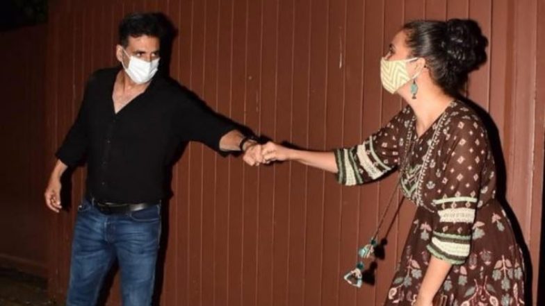 We're Loving Akshay Kumar and Lara Dutta's Fist Bumping Andaaz (See Pics)
