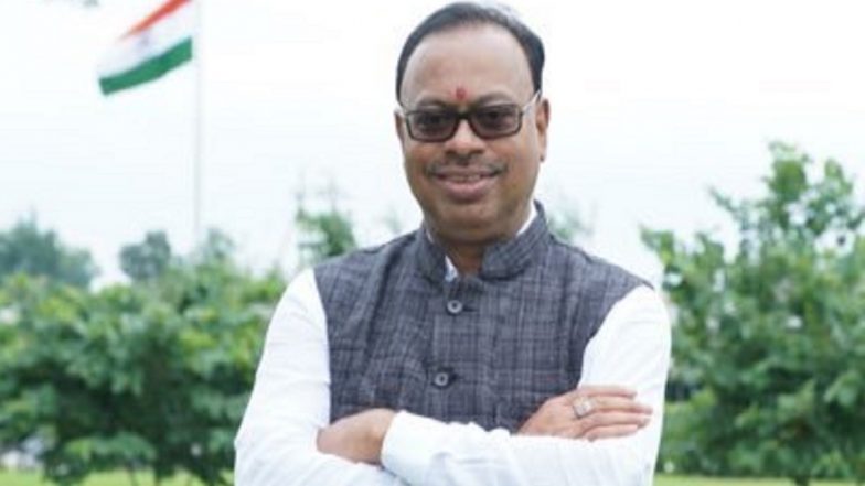 Chandrashekhar Bawankule, Former Maharashtra Energy Minister, Burns Inflated Power Bills
