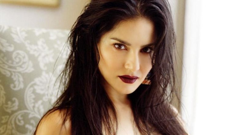 Sonie Lione Sex - Sunny Leone Stuns in a Black Dress in Her Latest Post, Promises a 'Dope'  Video Dropping Soon (View Pic) | LatestLY