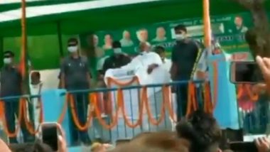 Onions Hurled at Bihar Chief Minister Nitish Kumar During Election Rally in Madhubani’s Harlakhi; Watch Video